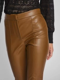 Vila Leren Broeken Flared Broek Nanna Dames Olijfgroen 15 Vila Leren Broeken Flared Broek Nanna Dames Olijfgroen -Vila 3819c7774c1caa531c015b95dd76fc68