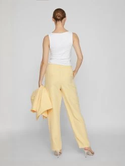 Vila Chinos Loosefit Chino Kamma Dames Pasteelgeel 11 Vila Chinos Loosefit Chino Kamma Dames Pasteelgeel -Vila 4366ad66117e790e8857a022f0562955