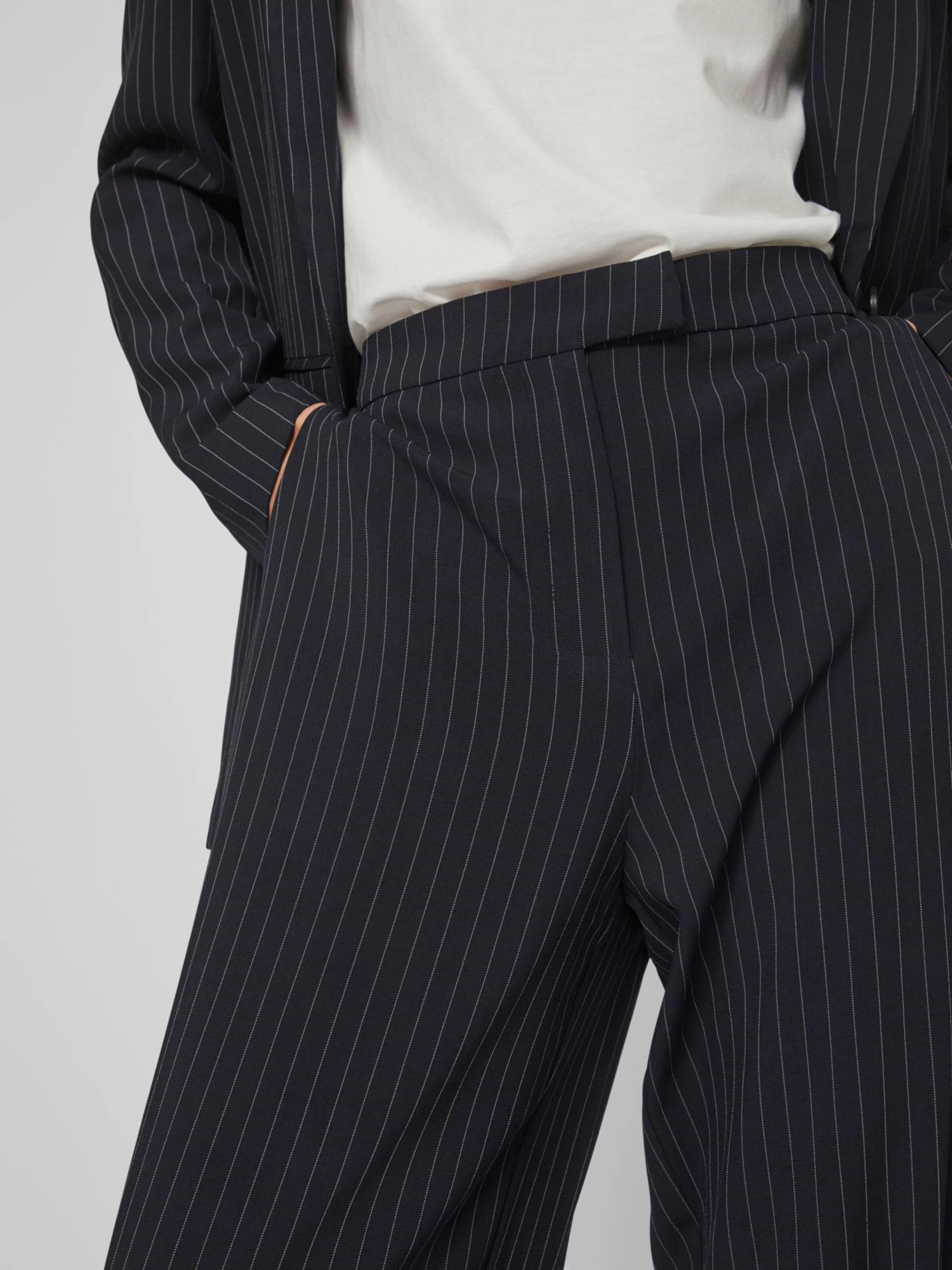 Vila Bandplooibroeken Loosefit Bandplooibroek Tipa Dames Navy 8 Vila Bandplooibroeken Loosefit Bandplooibroek Tipa Dames Navy - Afbeelding 6