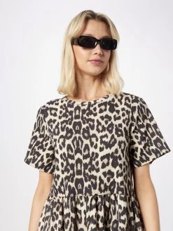 Vila -Vila 7bf9ce2d28e879f4d89487b039fb7eba